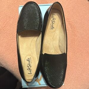 7.5 W Lifestride Black loafer-NEW with Box